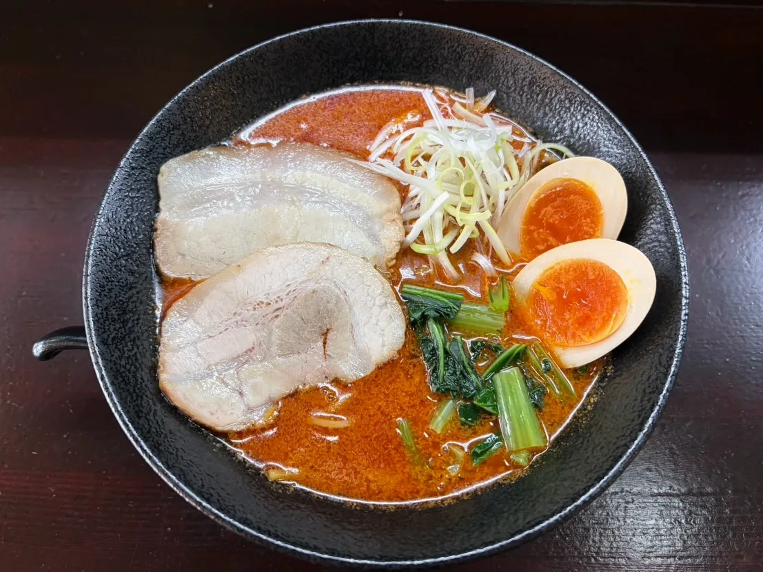 こんにちは！！担々麺処三月（みつき）です！